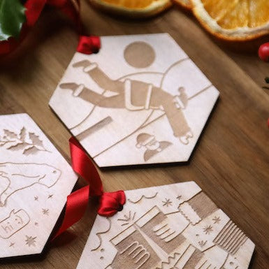 '8 Santas Diving' 12 DAYS Christmas Decoration