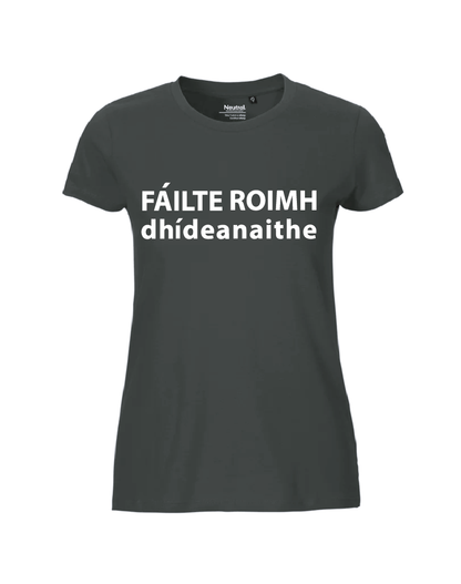 'Fáilte Roimh Dhídeanaithe' T-Shirt - Black